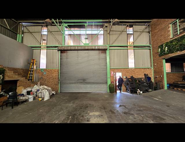 400M² WAREHOUSE TO LET IN SEBENZA